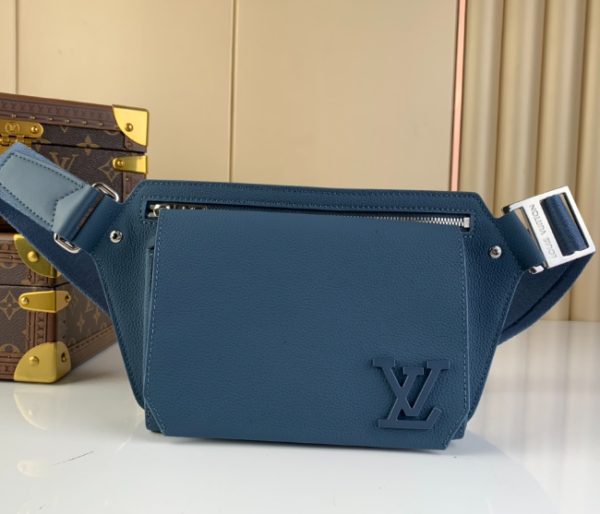 Louis Vuitton Aerogram Shoulder Bag - Blue