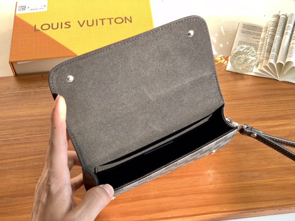 Louis Vuitton Damier Graphite Kasai Clutch - Image 2