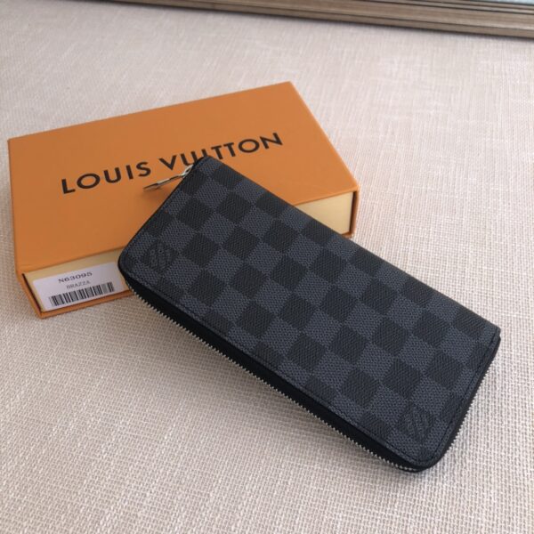 Louis Vuitton Men's Vertical Zip Wallet - Blue - Image 5