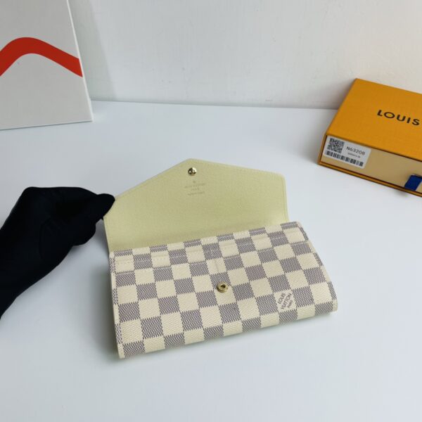 Louis Vuitton Damier Azur Sarah Wallet - Image 3