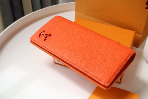 Louis Vuitton New Aerogram Brazza Wallet - Orange - Image 4