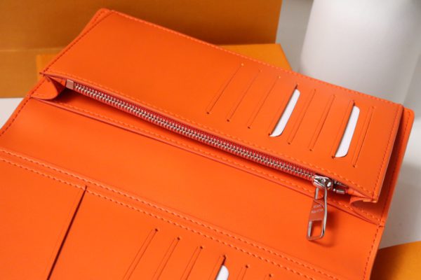 Louis Vuitton New Aerogram Brazza Wallet - Orange - Image 2