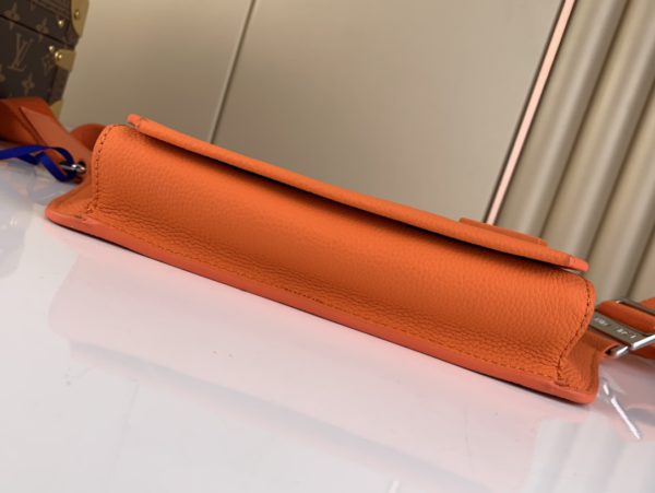 Louis Vuitton Aerogram Shoulder Bag - Orange - Image 3