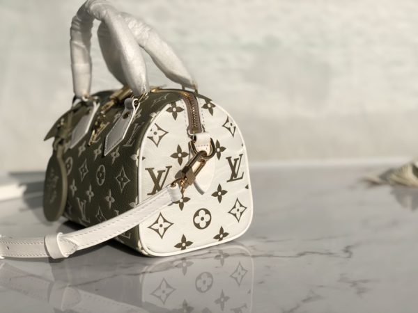 Louis Vuitton Speedy Bandoulière 20 Handbag - Image 5