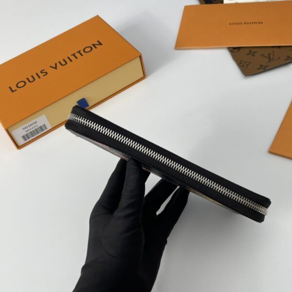 Louis Vuitton Damier Graphite Zippy Vertical Wallet - Image 4