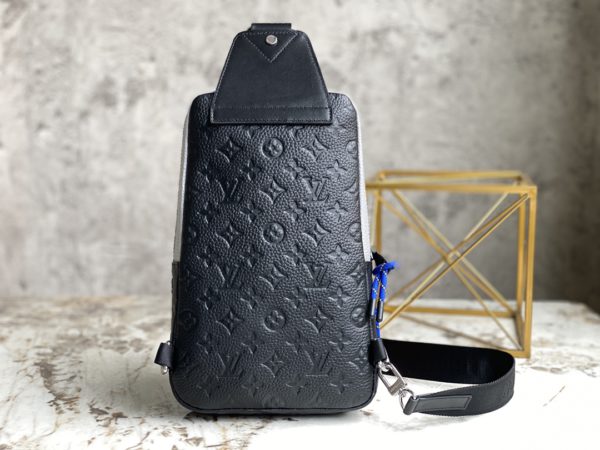 Louis Vuitton Sports Style Avenue Shoulder Bag - Black - Image 4