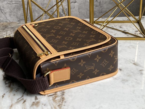 Louis Vuitton Men's Ancient Floral Horizontal Zipper Hijab Messenger Bag - Image 4
