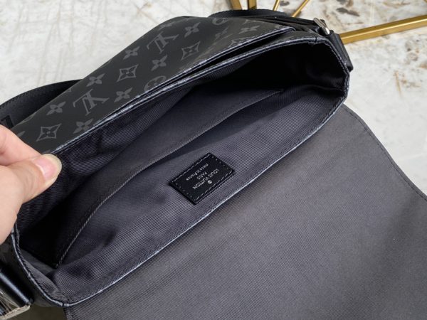 Louis Vuitton Men's District Messenger Bag - Black - Image 2