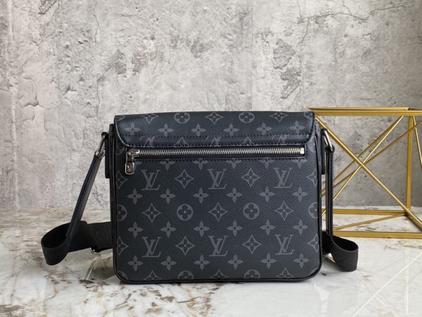 Louis Vuitton Men's District Messenger Bag - Black - Image 3