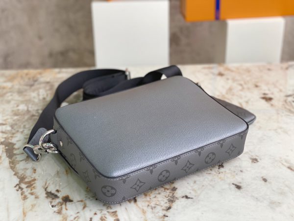 Louis Vuitton Trio Messenger Flower Bag - Silver - Image 3