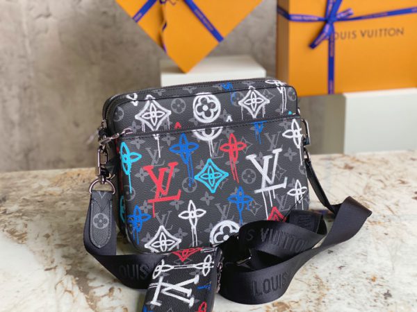 Louis Vuitton Trio Printed Men's Small Messenger Handbag - Image 5