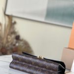 Louis Vuitton Victoire Monogram Canvas Calf Leather Bag - Image 4