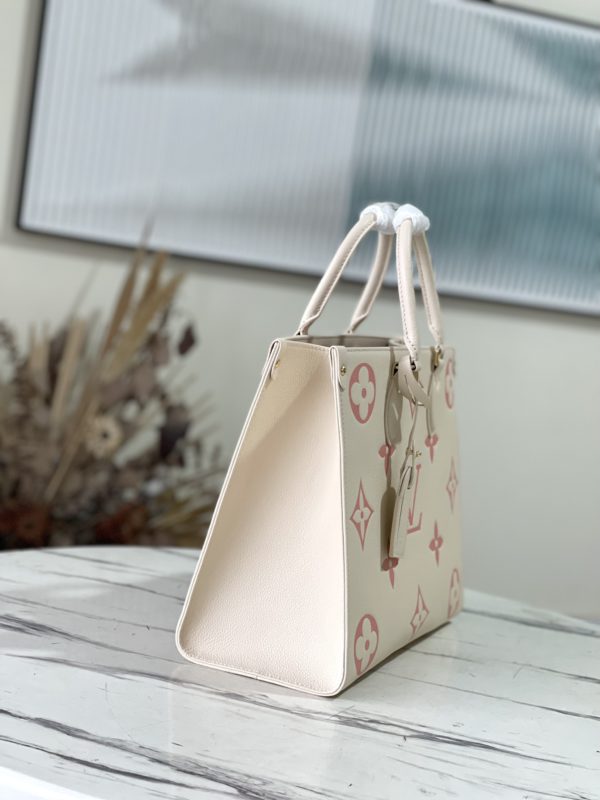 Louis Vuitton OnTheGo Medium Tote bag - Image 5
