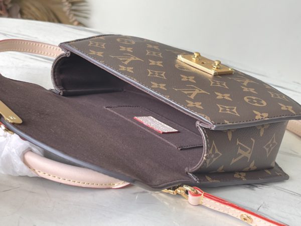 Louis Vuitton CrossBody Presbyopia Handbag - Image 2