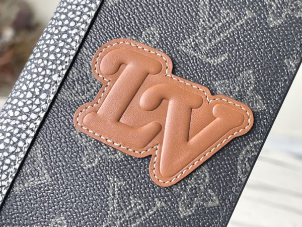 Louis Vuitton Green Suit Clip Wallet - Image 7