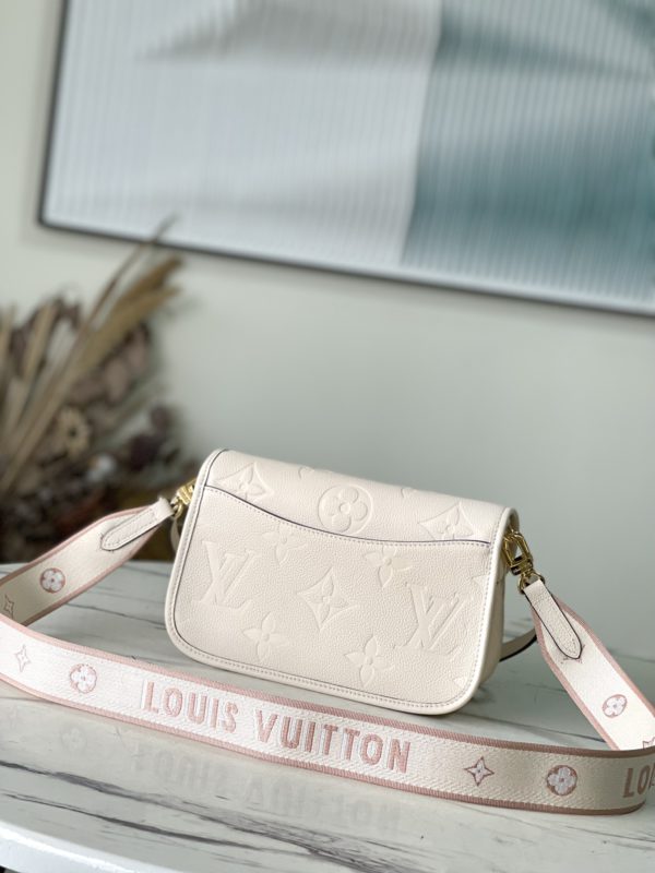 Louis Vuitton Diane Handbag - White - Image 3