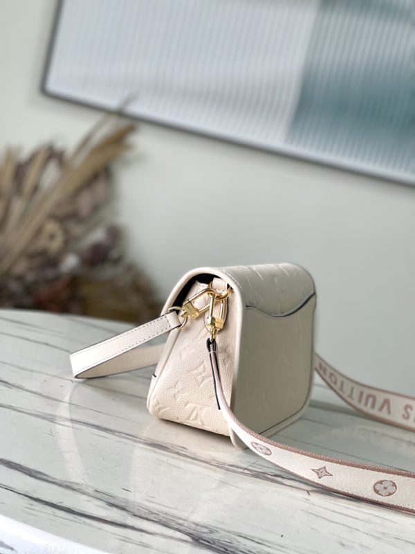 Louis Vuitton Diane Handbag - White - Image 8