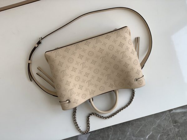Louis Vuitton Bella Tote Handbag - Cream - Image 5
