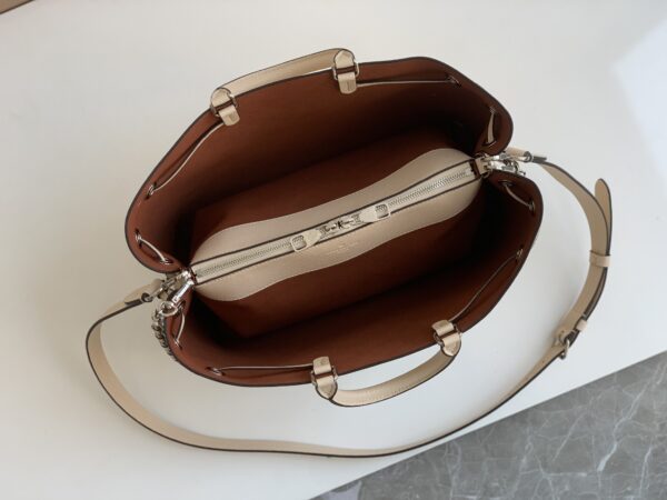 Louis Vuitton Bella Tote Handbag - Cream - Image 4