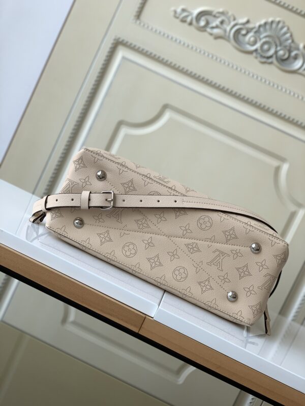 Louis Vuitton Bella Tote Handbag - Cream - Image 3