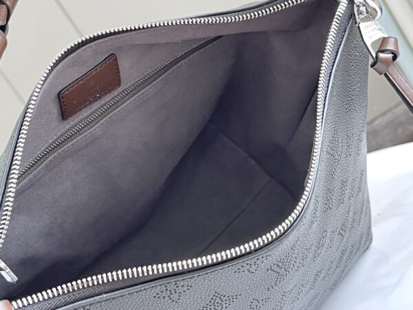 Louis Vuitton Beaubourg Hobo Medium Handbag - Black - Image 2
