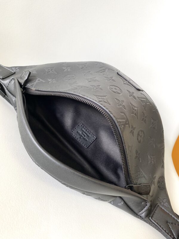 Louis Vuitton Discovery Belt Bag - Black - Image 3