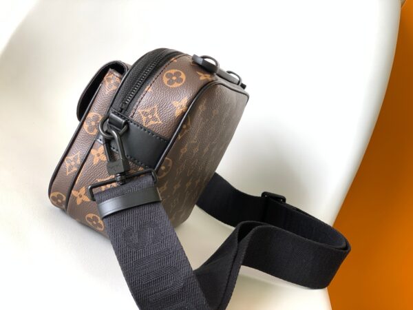 Louis Vuitton Monogram S Lock Messenger Bag - Black - Image 5