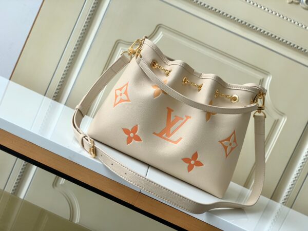 Louis Vuitton Summer Bundle Handbag - White - Image 4