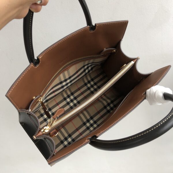 Burberry Vintage check double-Handle Taylor Handbag - Black - Image 2