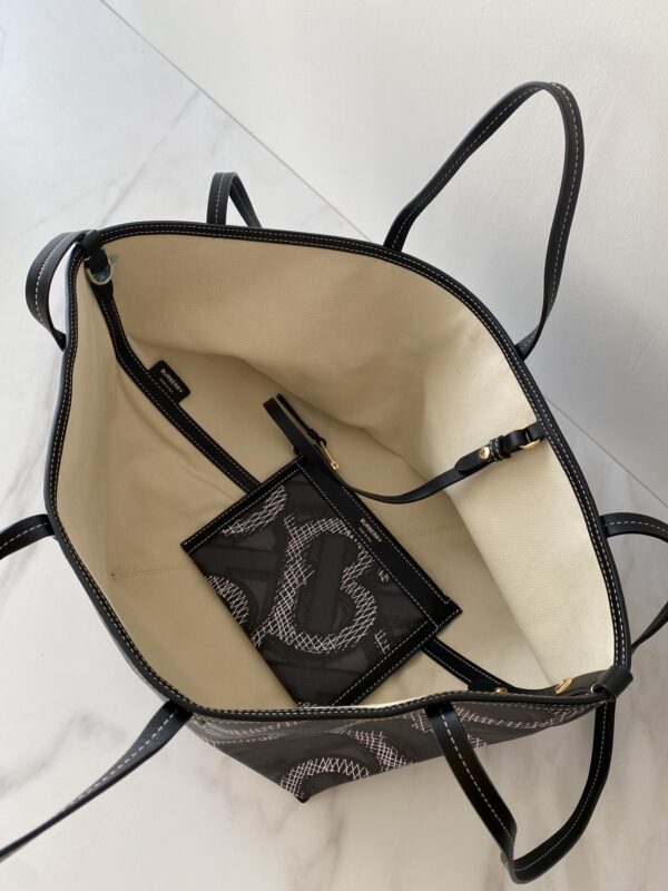 Burberry Beach Tote Bag - Black - Image 3