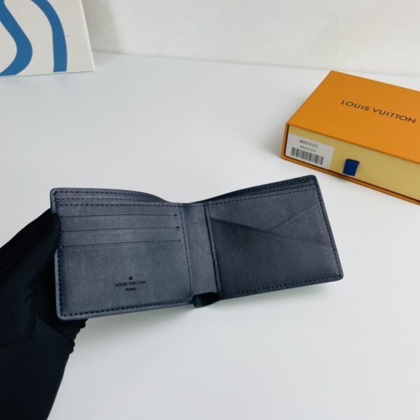 Louis Vuitton Monogram Pattern Multiple Wallet - Image 3