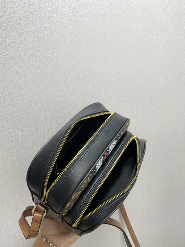 Burberry Vintage Check Camera Bag - Image 2