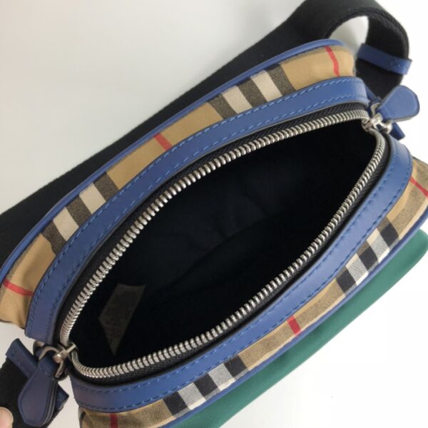 Burberry Vintage Retro Check Pattern Camera Bag - Image 2