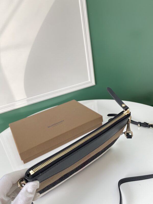 Burberry House Check Crossbody Clutch Bag - Image 4