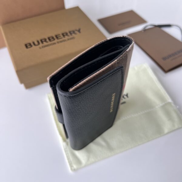 Burberry House Check Pattern Short Wallet - Black - Image 2