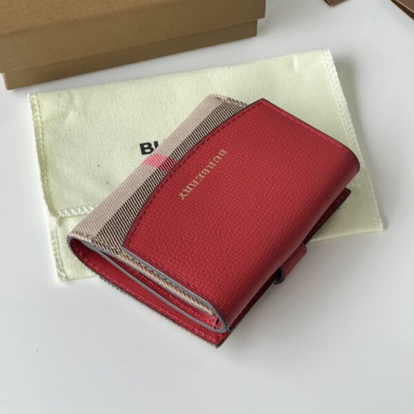 Burberry House Check Pattern Short Wallet - Red - Image 4