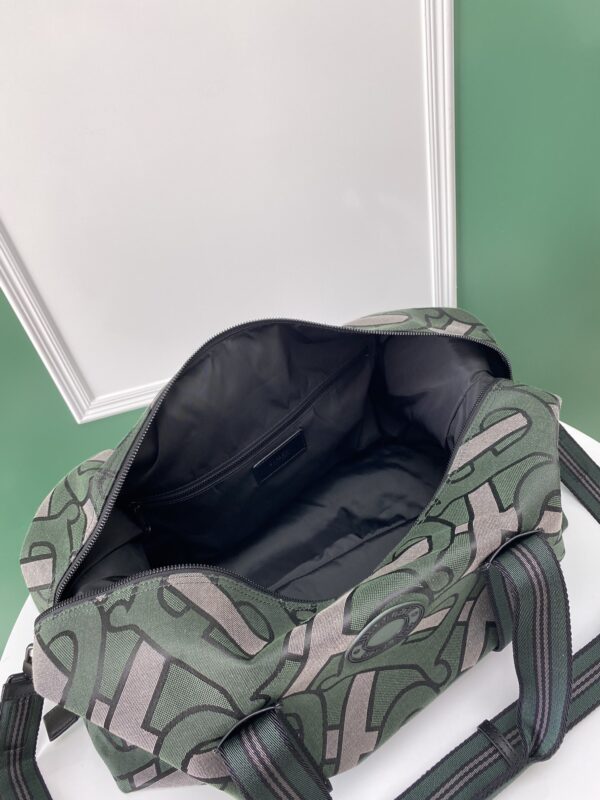 Burberry Nylon Cloth Waterproof Men's Bag - Green - Image 3