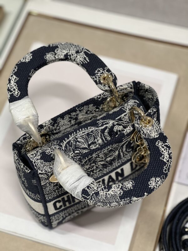Dior Lᴀᴅʏ Embroidered Concubine Diana bag - New Blue Tiger - Image 3