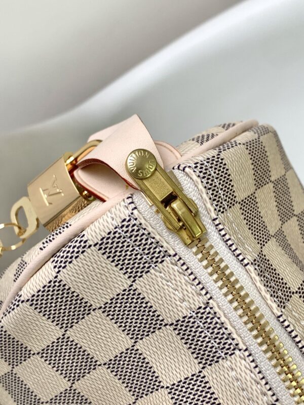 Louis Vuitton Speedy 35 Travel Handbag – White - Image 5