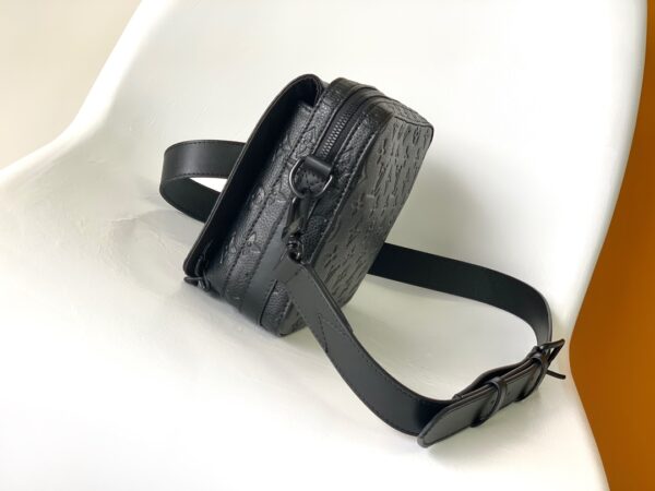 Louis Vuitton Steamer Messenger Bag - Black - Image 3