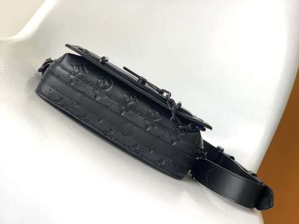 Louis Vuitton Steamer Messenger Bag - Black - Image 4