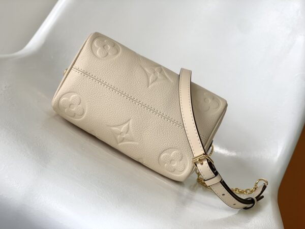 Louis Vuitton Speedy Bandoulière 20 Handbag - Cream - Image 4