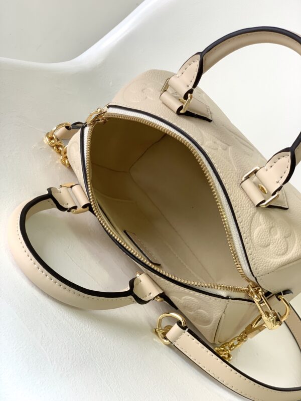 Louis Vuitton Speedy Bandoulière 20 Handbag - Cream - Image 2