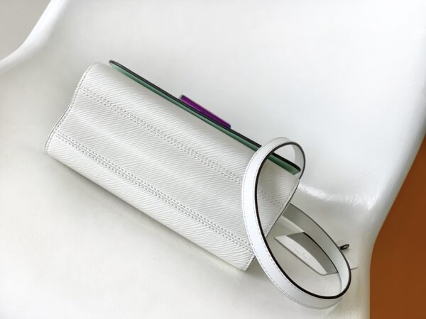 Louis Vuitton Twist Medium Handbag – White - Image 3