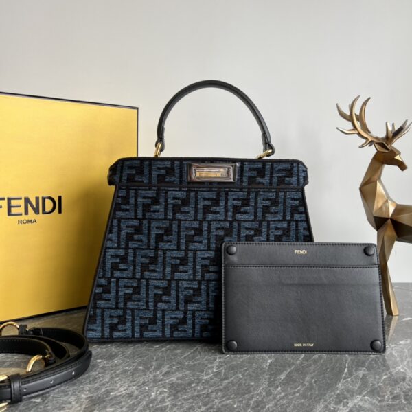 Fendi Peekaboo's Handbag - Black - Image 5