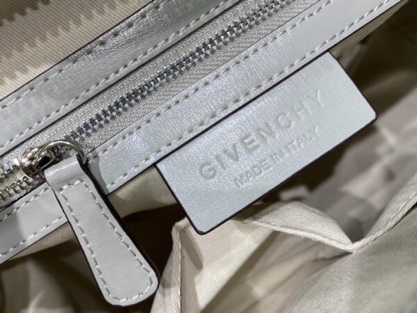 Givenchy Classic Antigona Motorcycle Large Bag - White - Image 2