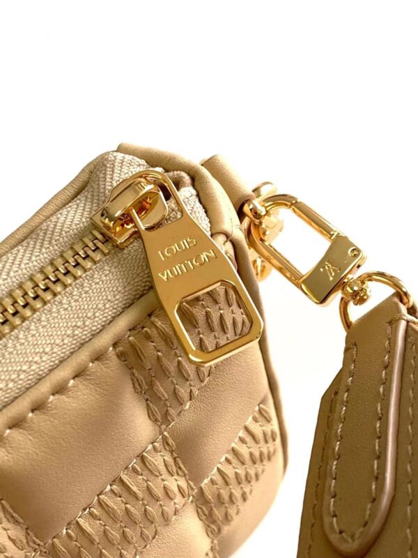 Louis Vuitton Pochette Troca Handbag - Cream - Image 4