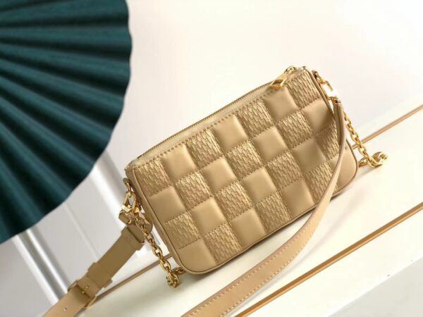 Louis Vuitton Pochette Troca Handbag - Cream - Image 5