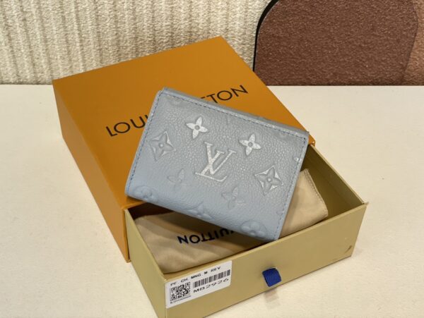 Louis Vuitton  Pochette Metis Compact Wallet - Image 2