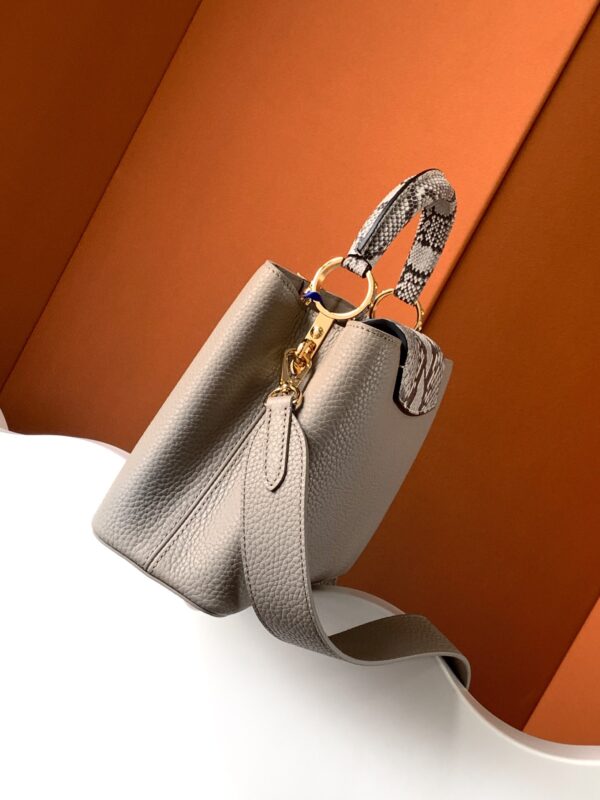 Louis Vuitton Ca Bucines BB Small handbag - Elephant Gray - Image 2